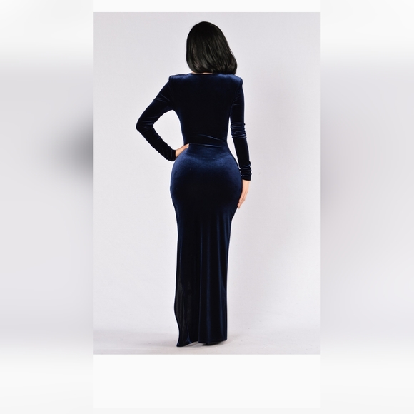 Elegant Navy Velvet Dress - Picture 2 of 3